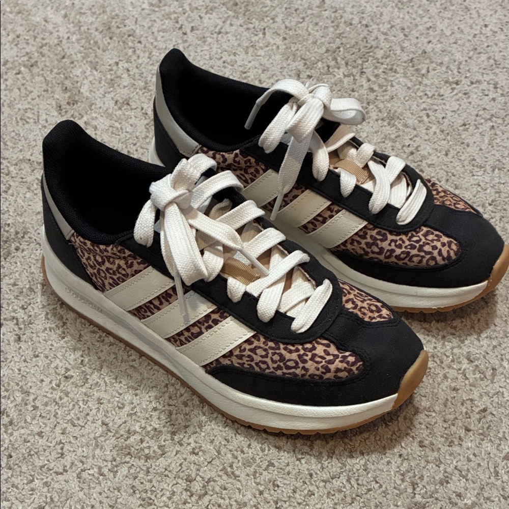 Adidas Run 70s girls’ Black and Leopard Sneakers